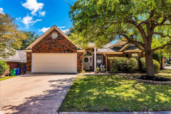 1812-Lion-Heart-Dr-01