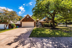 1812-Lion-Heart-Dr-02