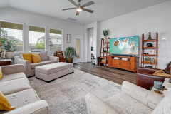 1944-Colonial-Avenue-07