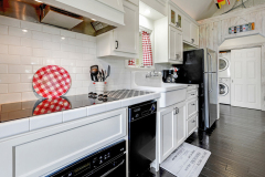 300-Mill-Race-Ln-8-15