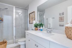 19-19masterBath