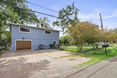 902-Sherwood-Forest-Dr-01