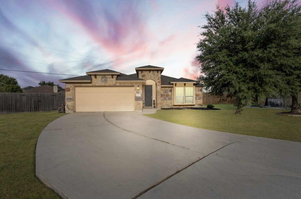 1016 Herrera Ct, Hutto, TX 78634 – Legends Hutto