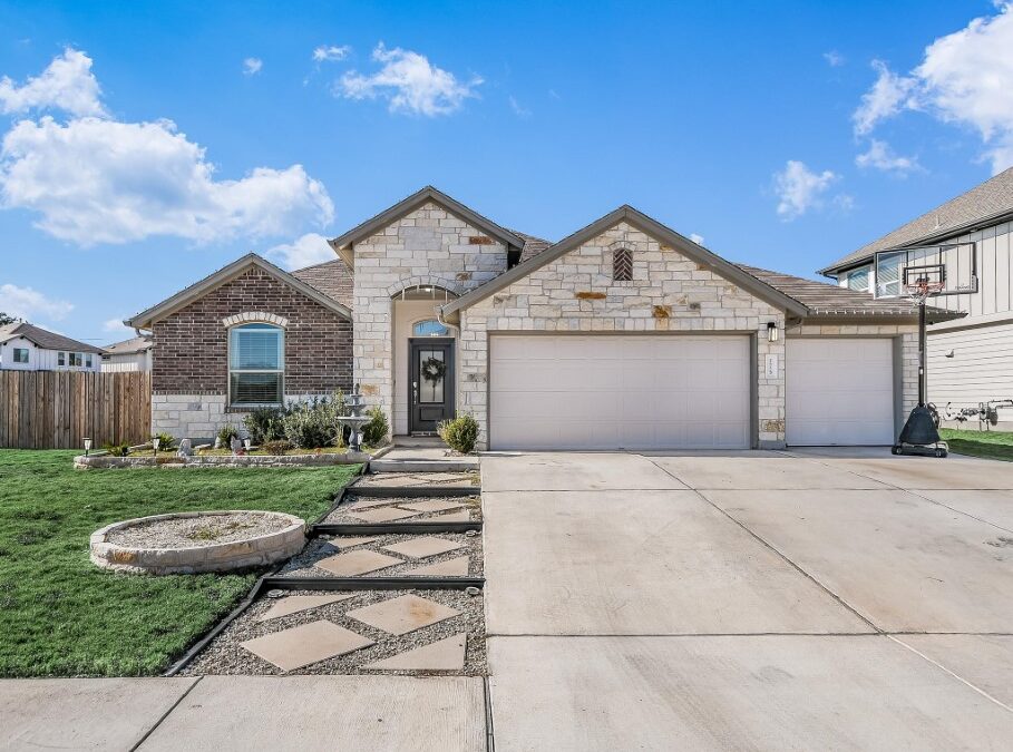 175 Concho Creek Lp, Leander, TX 78641 – Larkspur