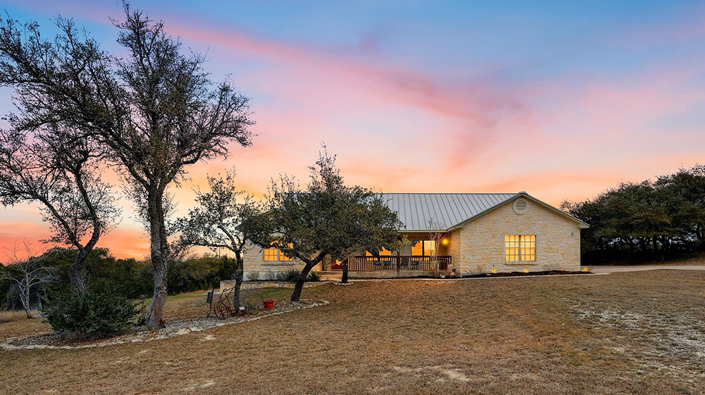 1370 Sunset View, Fischer, TX 78623