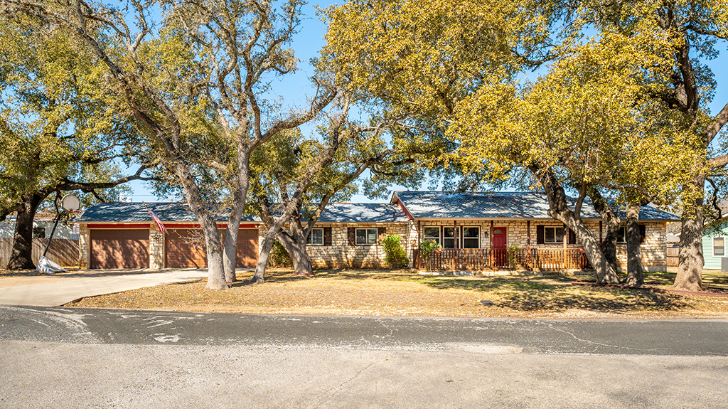 18 Presidio Road, Wimberley, TX  78676