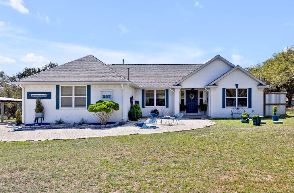 207 Round Rock Road, Wimberley, TX 78676