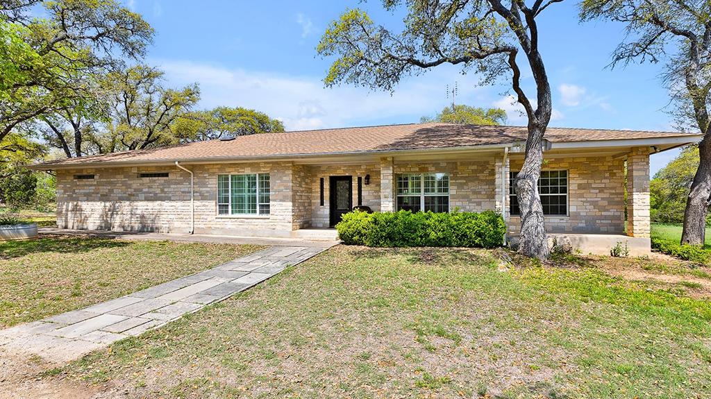 297 Carpers Trail, Fischer, TX 78623