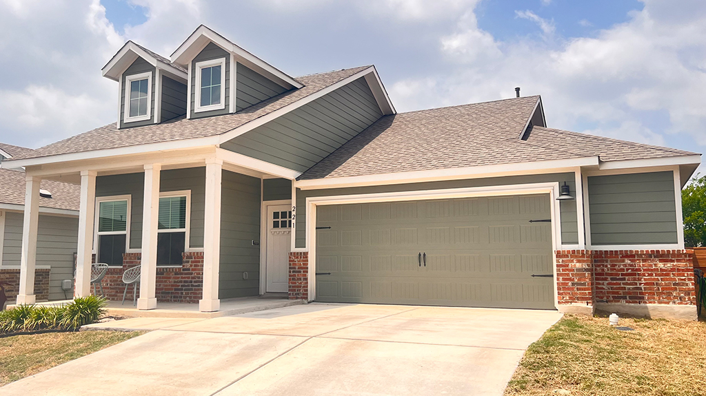 221 Mendoza, Kyle, TX 78640