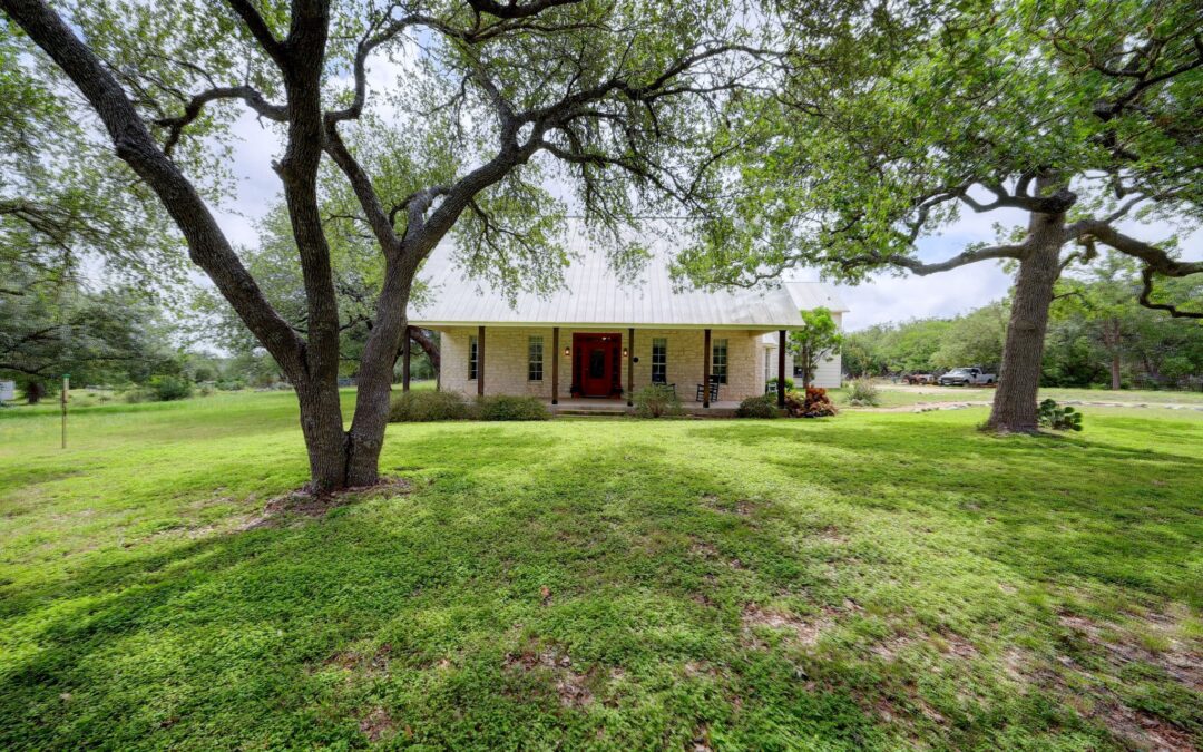364 Nameless Road, Driftwood, TX 78619